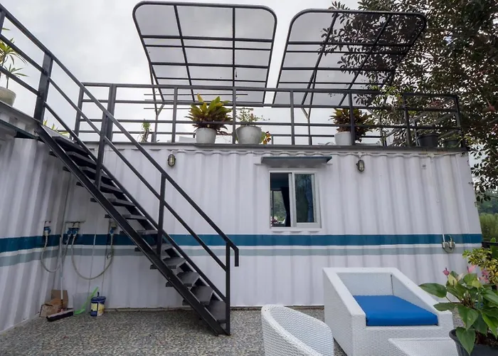 Rumah Container アパート ブドゥグル