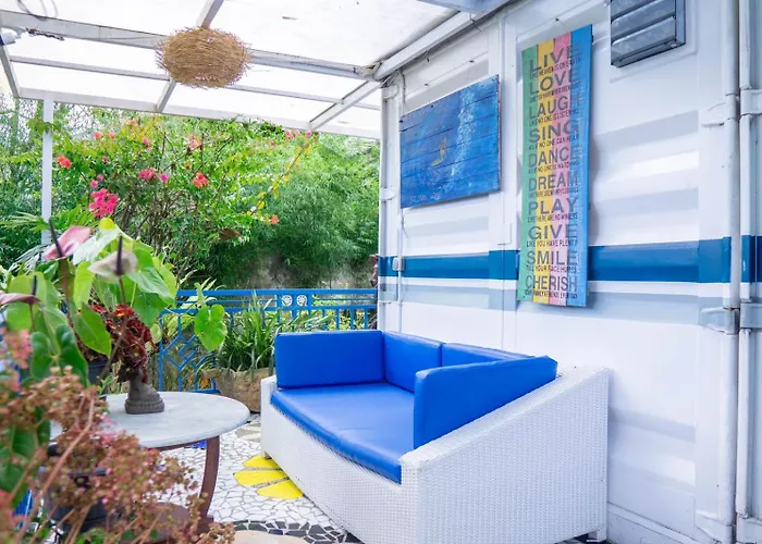 Rumah Container アパート ブドゥグル