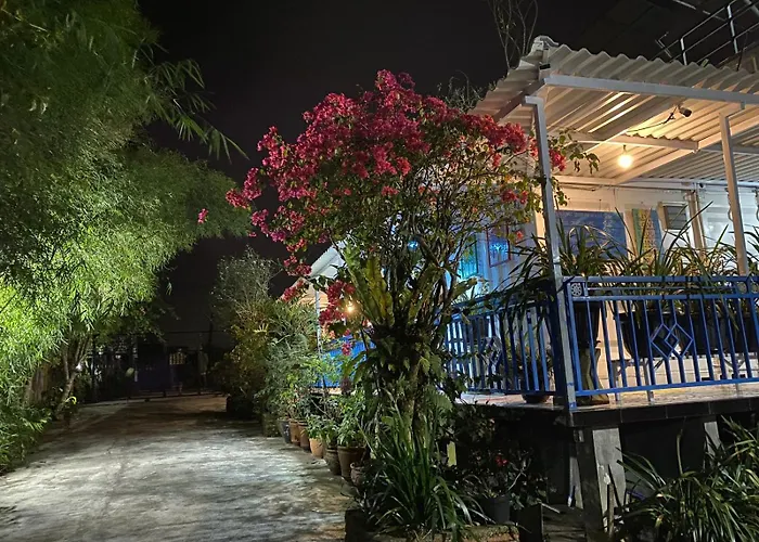 アパート Rumah Container ブドゥグル